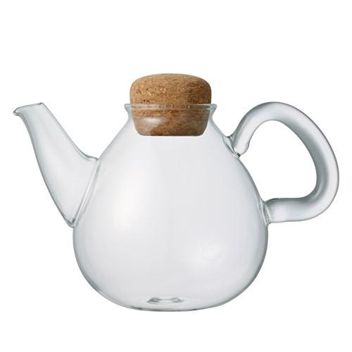 transparente Teekanne aus Glas auf weissem Hintergrund - transparent glass teapot on white background