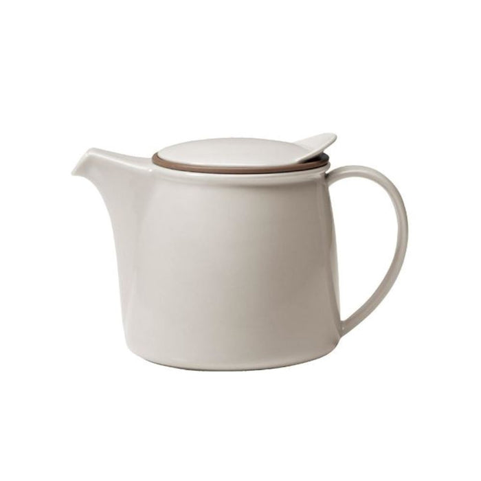 BRIM Weisse Edelstahl Teekanne auf einem weiss en Hintergrund - BRIM White stainless steel teapot on a white background Stainless Steel BRIM teapot Teaware Kinto