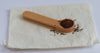 Holzteeschaufel auf Handtuh - Wood Tea Scoop and Clip Teaware Kikkerland